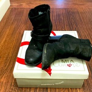 MIA Amore boots (with memory foam)
